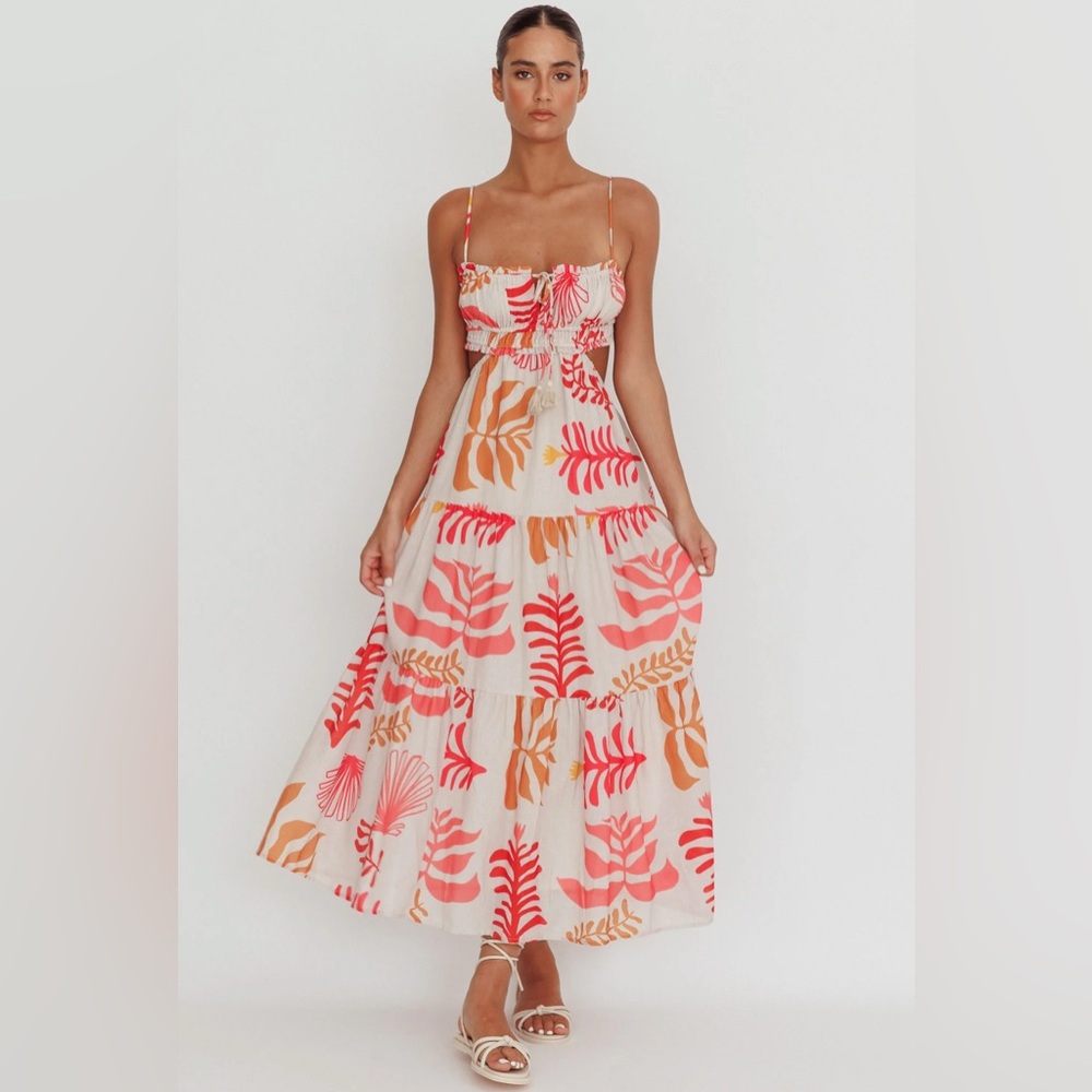 Selfie Leslie Eyona Cut-Out Back Floral Maxi Dress
